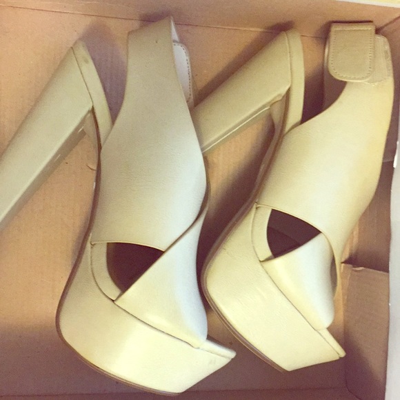 Heels - Picture 1 of 3